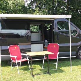 A comfortable and compact Renault Trafic.