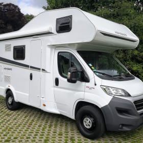 Cara  – Fijne ruime alkoof camper