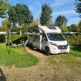 6 LMC T712 – LMC camper T712 4 persons