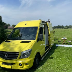 Camperlance – Cozy two-person self-built camper (old ambulance)