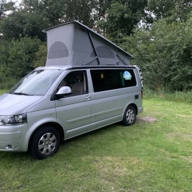 Nomaatje – 4p Volkswagen bus from 2014