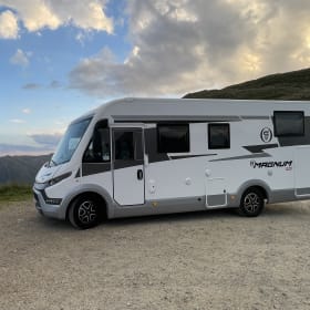 Oscar – Camping-Car Intégral 5 Places Boîte Auto Airco Bruxelles
