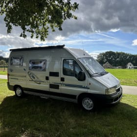 Zwervertje – 2p Adria Mobil bus from 2005