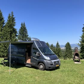 Comfortable campervan 2p