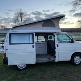 Witje op Wielen – 4p Volkswagen campervan uit 1999