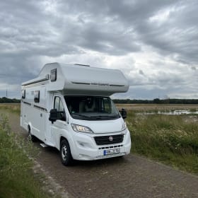 Weinsberg alcove from 2021 6 seats 160 HP euro 6 D temp