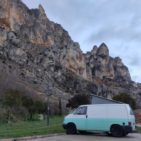 Bumi – 2p Volkswagen campervan from 1997