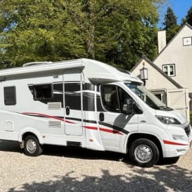 Mooie Sunlight T58 – 2p Sunlight semi-integrated uit 2016