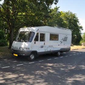 Spacious 4-5 person Hymer (very suitable for young families)
