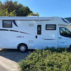 MC LOUIS MC4 281  – 4p McLouis semi-integrated uit 2022
