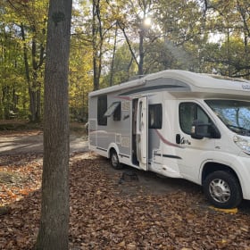 Luxe 4p camper (airco/queensbed/hefbed/zonnepaneel) Challenger uit 2013