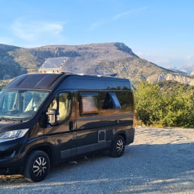 Black Rhino – Compact (5m41) Hobby K55, Automatic 150pk Fiat Ducato, with all the luxury