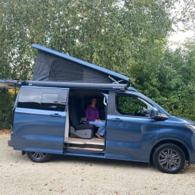 Abby – 4p Ford campervan uit 2024