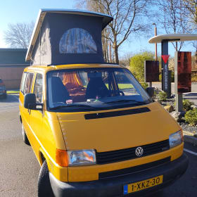 Ducky – 2-person Volkswagen campervan from 1999