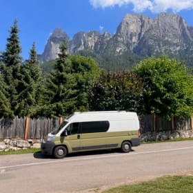 Haast kan de klere krijgen – Fiat bus camper for 2 people