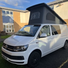 ‘Fozzy’ – 4 berth 2019 Volkswagen Campervan