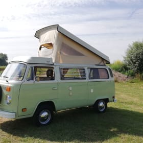Summer – 4p Volkswagen campervan from 1978