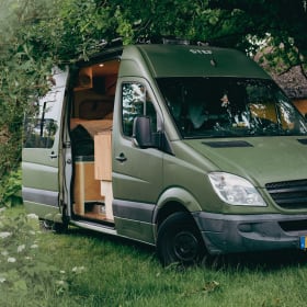Stef – Unique Off-grid Mercedes Campervan Stef