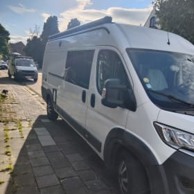 2p Citroën bus uit 2018