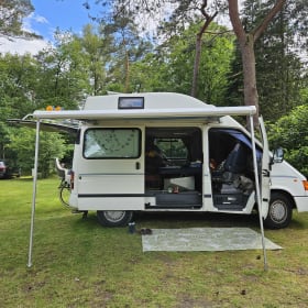 De Nugget – 4-person Ford campervan from 2000
