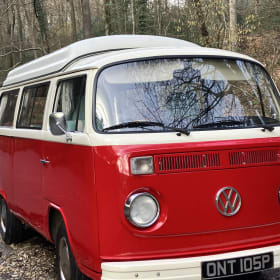 Betty – 5 seat / 4 berth Volkswagen T2 campervan from 1976