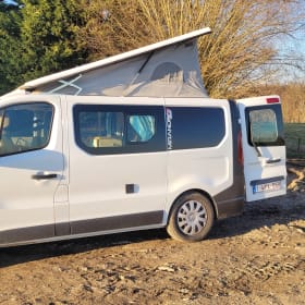  CAMPEREVE – Renault Trafic Mirande – Perfect voor koppels + 1