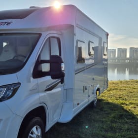Camper 1 – Spacious and luxurious 6-person camper incl. PlayStation 4