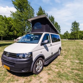 4p Volkswagen campervan from 2004