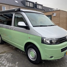 “Pomme” – 4p Volkswagen bus uit 2016