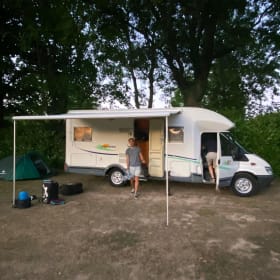 4p Chausson semi-integrated uit 2002