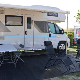 6 Persons with Alcove Sun Living