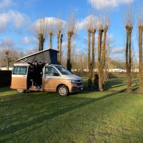 Callie – 4p Volkswagen bus uit 2022