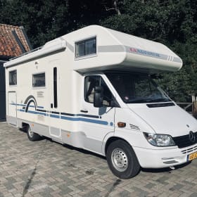 6p Mercedes Adria Camper,  Alkoof  