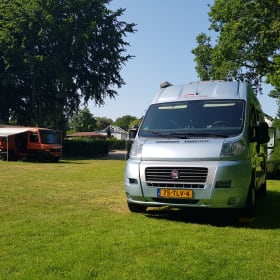 Bavaria Camp Marino – Bavaria Camp Marino : camping-car bus Fiat Ducato 2p pratique