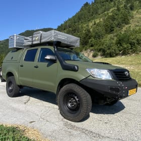 Toyota hilux globetrotter  – 3p Toyota rooftop uit 2013