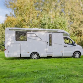 4p Hymer semi-integrated from 2022