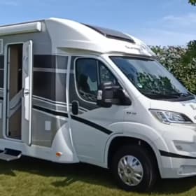 Sunlight T68 – Hele mooie ruime 4 persoons Sunlight camper uit 2018, veel bergruimte.