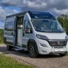 Easy Rider Off the Grid de Luxe nr 4  – Beautiful 3-person camper with automatic transmission and swing-away bicycle rack