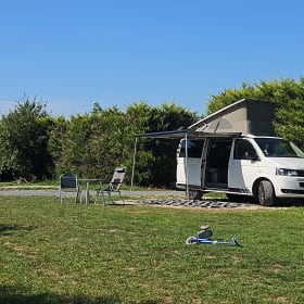 Mutsenclub – 4p Volkswagen campervan uit 2013