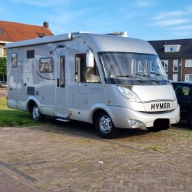 Prachtige luxe Hymer met veel comfort.