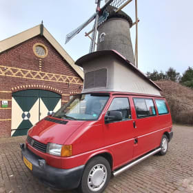 Chilly – 6p Volkswagen Westfalia California campervan from 1992