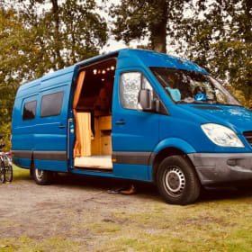 Blueberry – Bijzonder gezellige 4/5p zuinige camper incl beddengoed