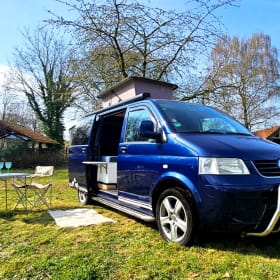 Camping-car Volkswagen T5 tout confort | auvent, sièges extérieurs, climatisation, régulateur de vitesse