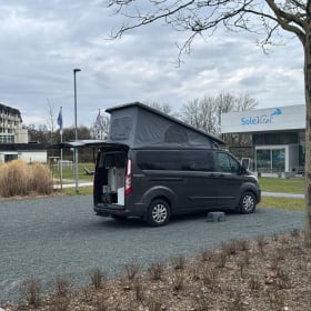 4p Ford bus from 2024