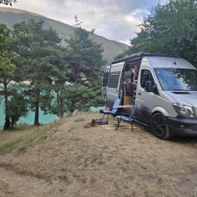 BoWi bus – 2p off Grid Mercedes-Benz bus from 2017