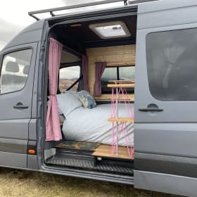 Bonnie Ben  – 5-persoons Mercedes-Benz bus uit 2011