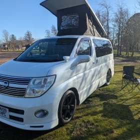Jim – Nissan dagcamper met 4 slaapplaatsen