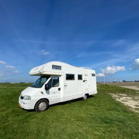 Ruime gezinsalkoof met airco, stapelbed & compleet comfort 6 bedden