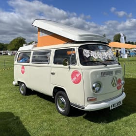 Lotus – Camping-car Volkswagen 4 places à partir de 2025