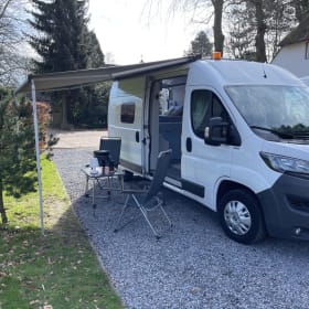 juul – superleuke zelfgebouwde 2 persoons  Peugeot Boxer camperbus uit 2014 euro 5